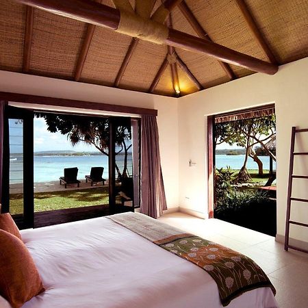 Eratap Beach Resort Port Vila Esterno foto