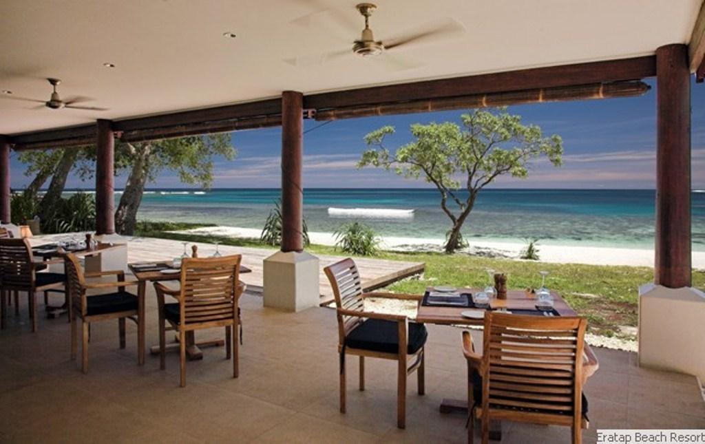 Eratap Beach Resort Port Vila Esterno foto
