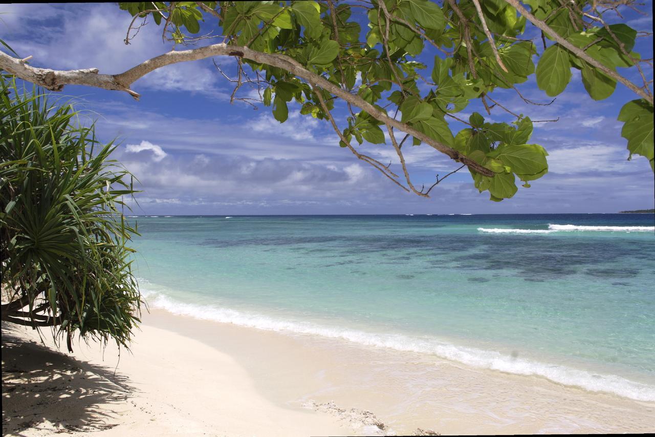 Eratap Beach Resort Port Vila Esterno foto