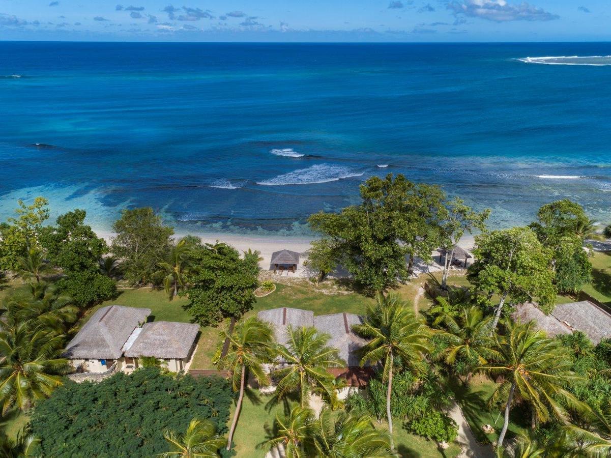 Eratap Beach Resort Port Vila Esterno foto